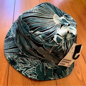 H&M DIVIDED HAT